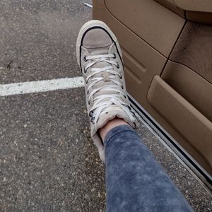 Converse wedged runner/ heals